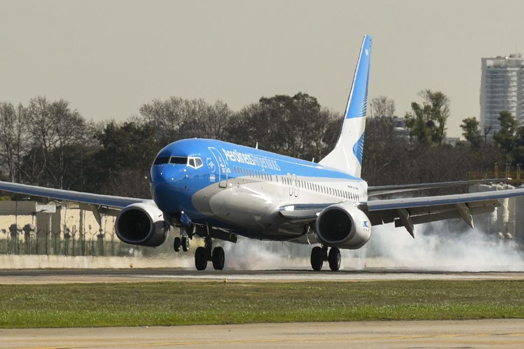 Aerolíneas Argentinas pone en funcionamiento un puente aéreo Buenos Aires-Mendoza