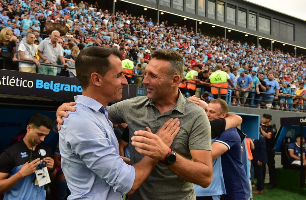 Guillermo Farré y Walter Ribonetto, los técnicos de Belgrano y Talleres. Sus equipos no logran terminar los partidos con su arco en cero (La Voz)