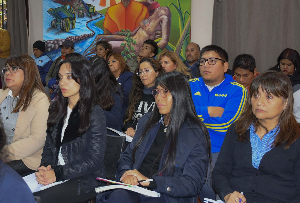 Personal de todas la áreas del Concejo Deliberante de San Salvador de Jujuy, en la capacitación de la "Ley Micaela".