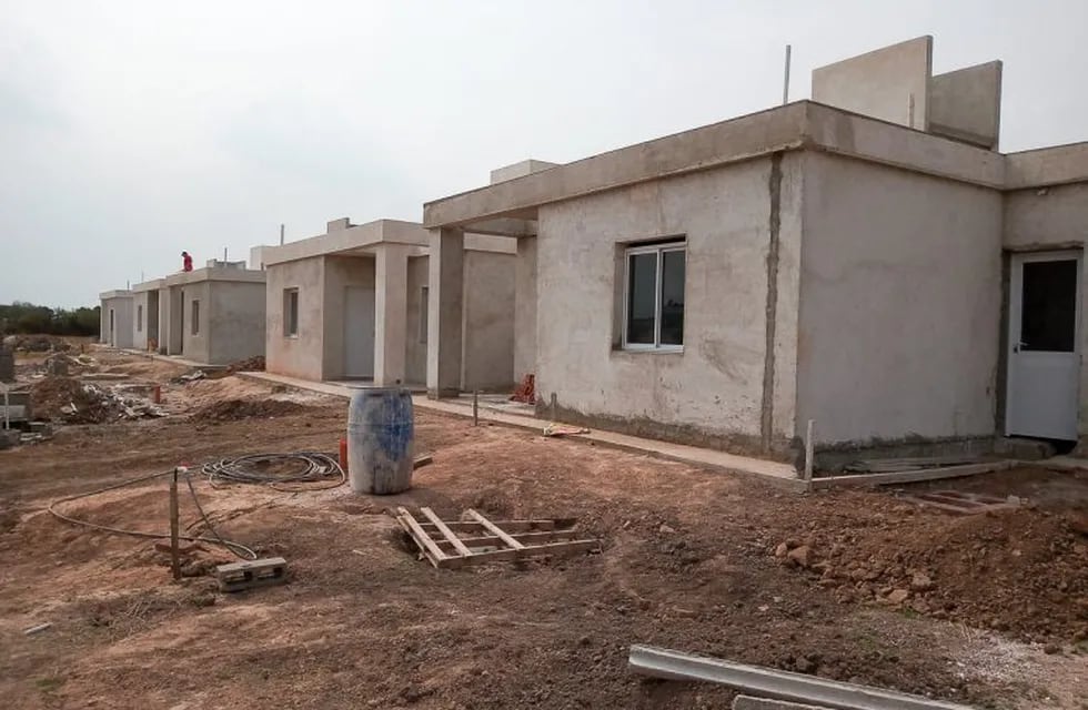 Construcción de casas de planes municipales en La Para. (Municipio de La Para)