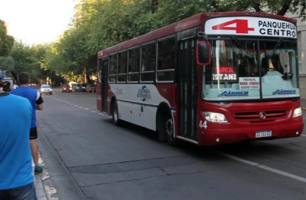 Para mañana, en Mendoza habría paro de micros y bancos.