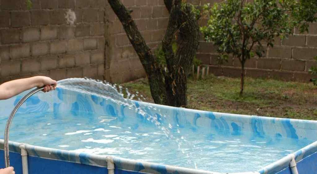 Cuidar el agua de pileta de lona (Archivo/La Voz).