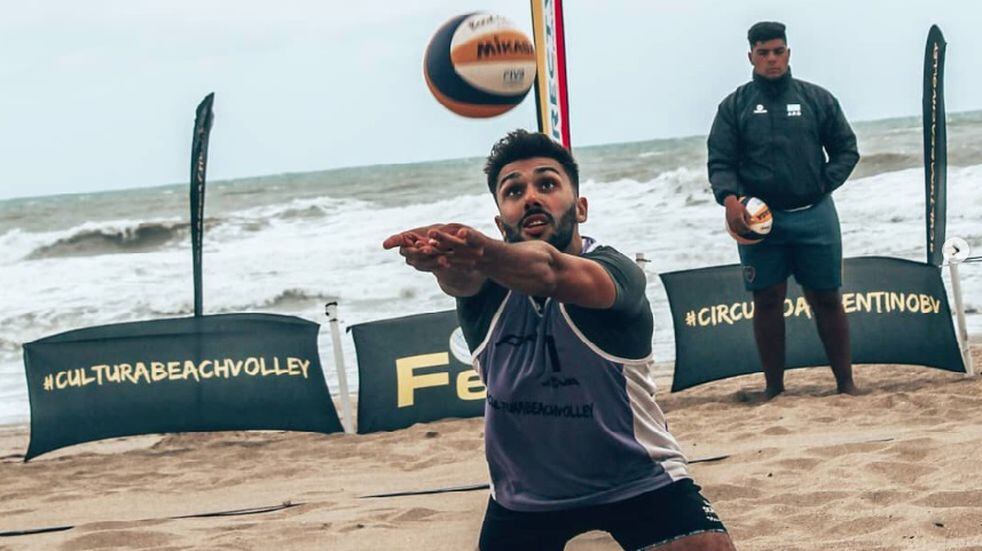 Leo Aveiro competirá en la Final Sudamericana de Beach Vólley en Brasil.