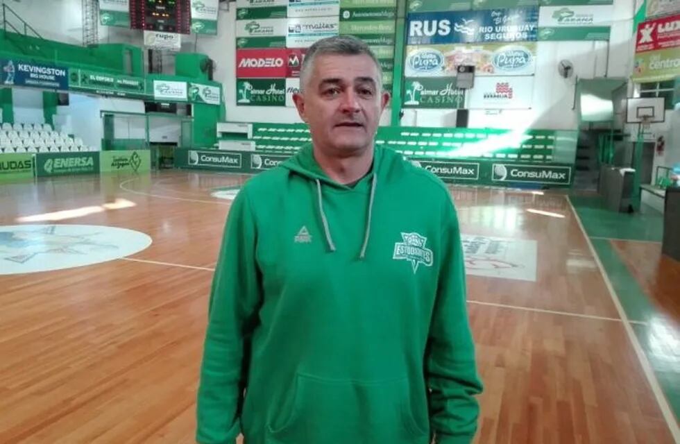 Eduardo Jápez continuará como entrenador de Estudiantes de Concordia