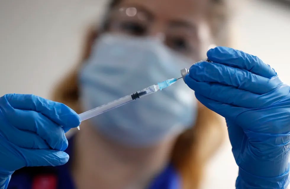 Chile autorizó el uso de la vacuna de Pfizer contra el coronavirus. (AP/Frank Augstein)