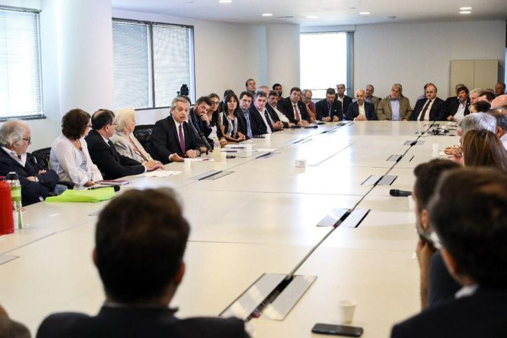 Reunión de Alberto Fernández junto a Marcelo Tinelli y otros dirigentes por el "Plan Argentina contra el Hambre". (Prensa Alberto Fernández)