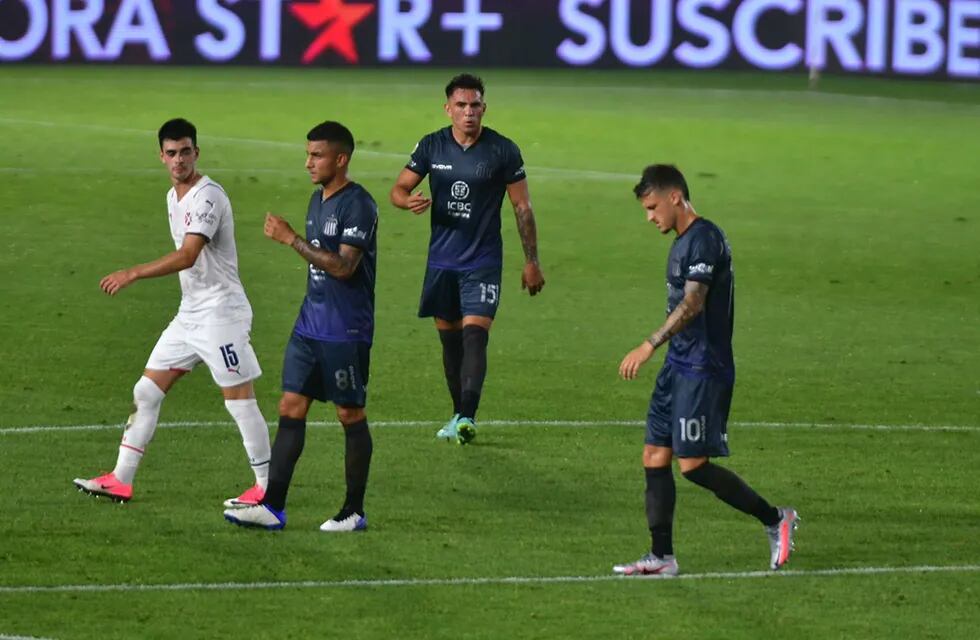 Talleres no pudo sostener la ventaja y perdió con Independiente en su estreno en el torneo de verano. (Federico López Claro / La Voz)