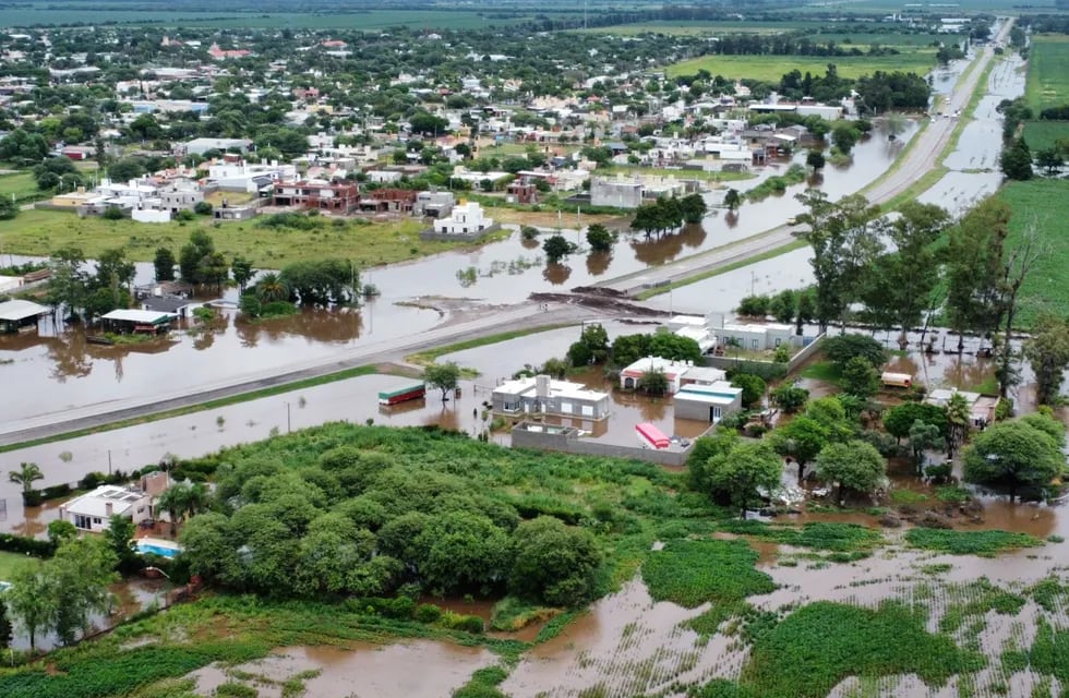Impactantes imágenes de la inundación que dejó evacuados y cientos de casas anegadas en La Para (Gobierno de Córdoba)