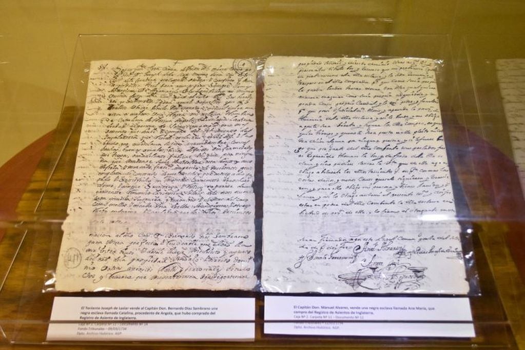 La muestra exhibe documentos que reflejan la participación femenina en San Juan.