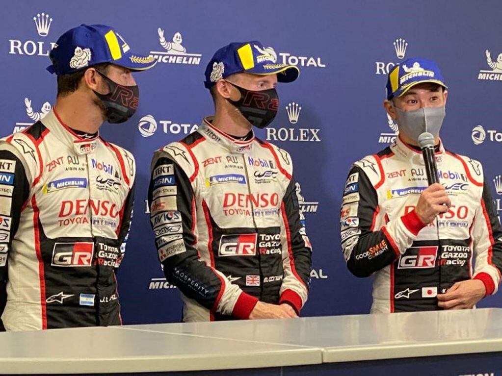 Pechito López (a la izq.) y sus compañeros de Toyota, Conway y Kobayashi, ganadores en las 6 Horas de Spa, Bélgica.