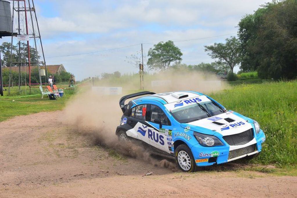 Marcos Ligato, junto a Rubén García, en el Chevrolet del Tango Rally Team. El piloto de Río Ceballos busca un nuevo título en el Rally Argentino.