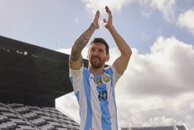 Messi con la camiseta para la Copa América