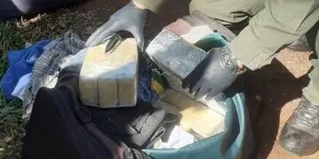 Colonia Victoria: detuvieron a un paraguayo que viajaba en micro mientras transportaba 12 kilos de marihuana
