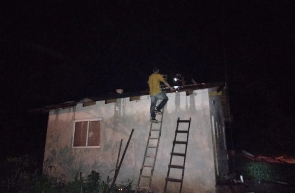 Temporal en Eldorado causó daños en una vivienda del barrio Jossi.