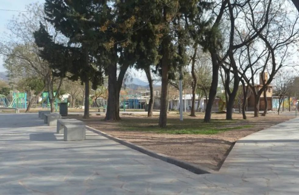 Plaza barrio San Martín de Ciudad de Mendoza