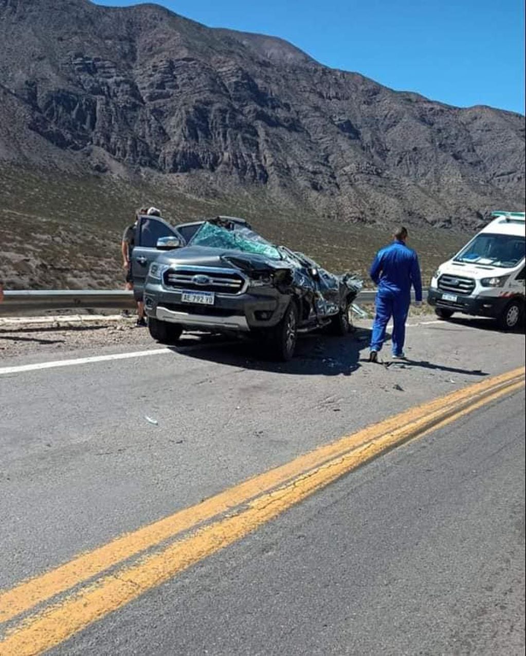 Uno de los vehículos afectados en el accidente en Potrerillos.