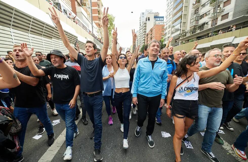 La Cámpora, en la marcha por el 24 de marzo. Máximo Kirchner, De Pedro y Larroque, presentes.