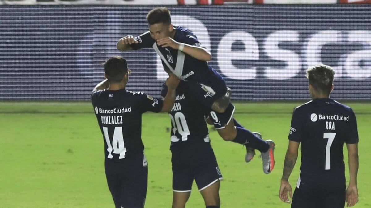 Independiente consigui su primer triunfo y baj a Argentinos de la punta