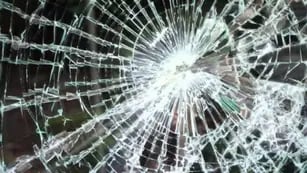 Violencia pura: así destruyen los vidrios de los autos para robar en Córdoba