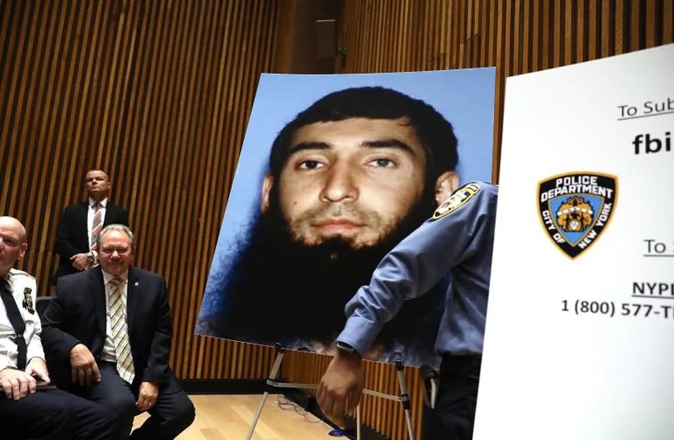 La foto de Sayfullo Saipov durante una conferencia de la policía sobre el ataque en Nueva York. (AFP).
