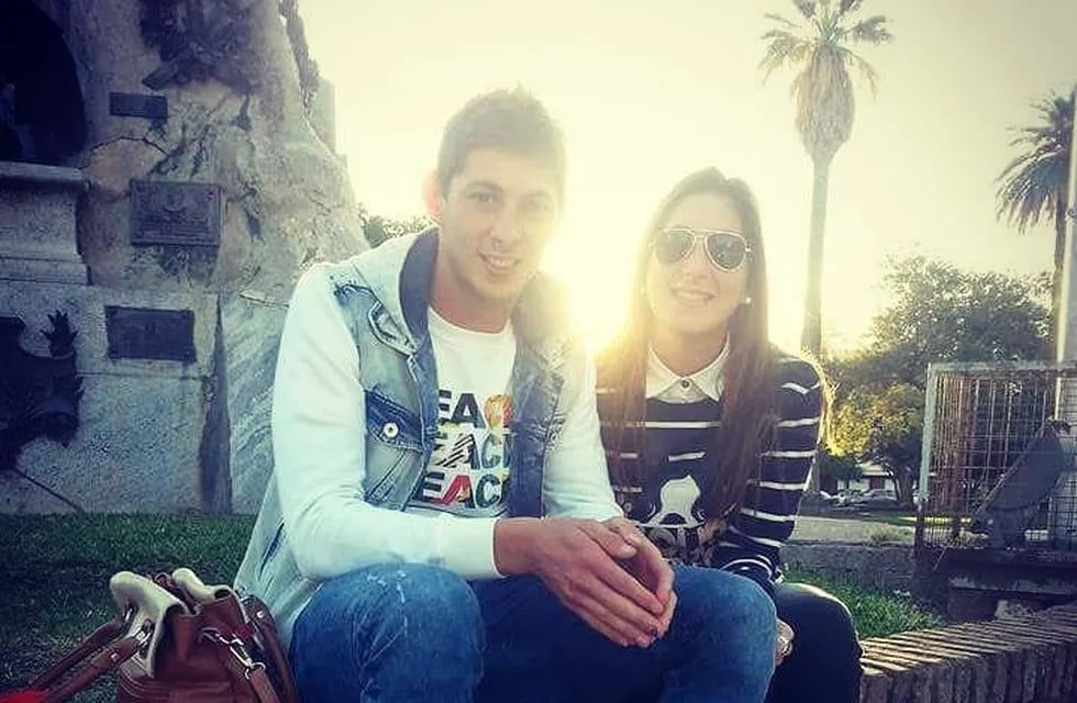 Emiliano Sala y su hermana Romina. (Facebook)