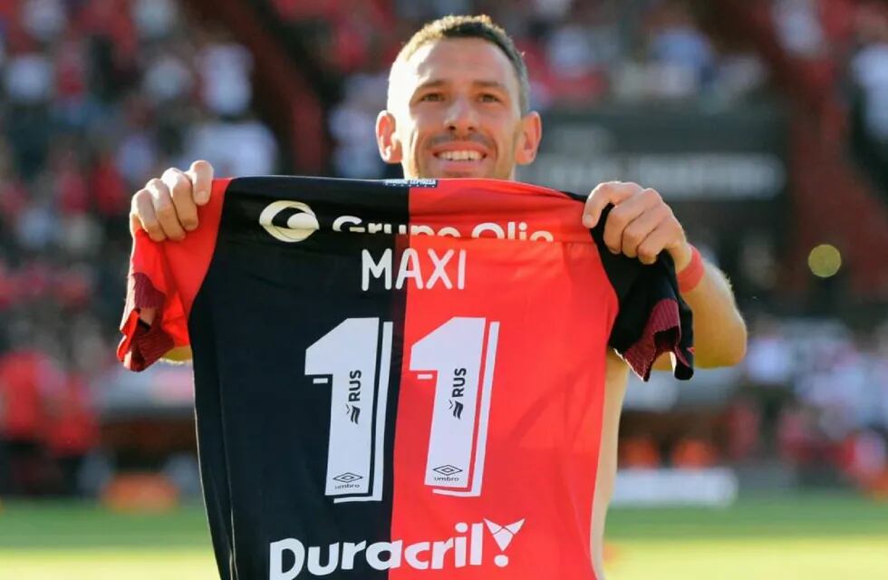 Festejo de Maxi Rodríguez tras el gol en el Coloso