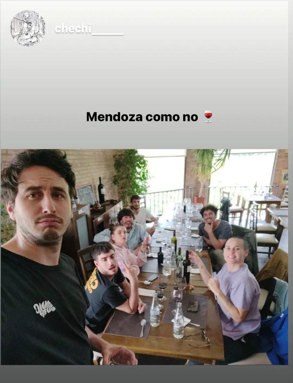 Mateo y los demás participantes de su banda eligieron a Mendoza para tomar su día libre, para disfrutar de la gastronomía mendocina. 