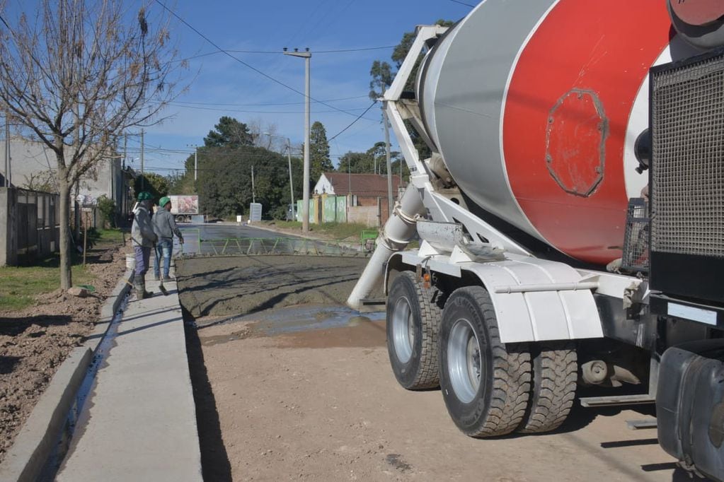 Esta semana  continúa la pavimentación en la ciudad//