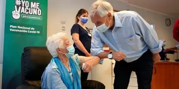El presidente de Chile, Sebastián Piñera, participó del inicio del plan de vacunación masiva en adultos.