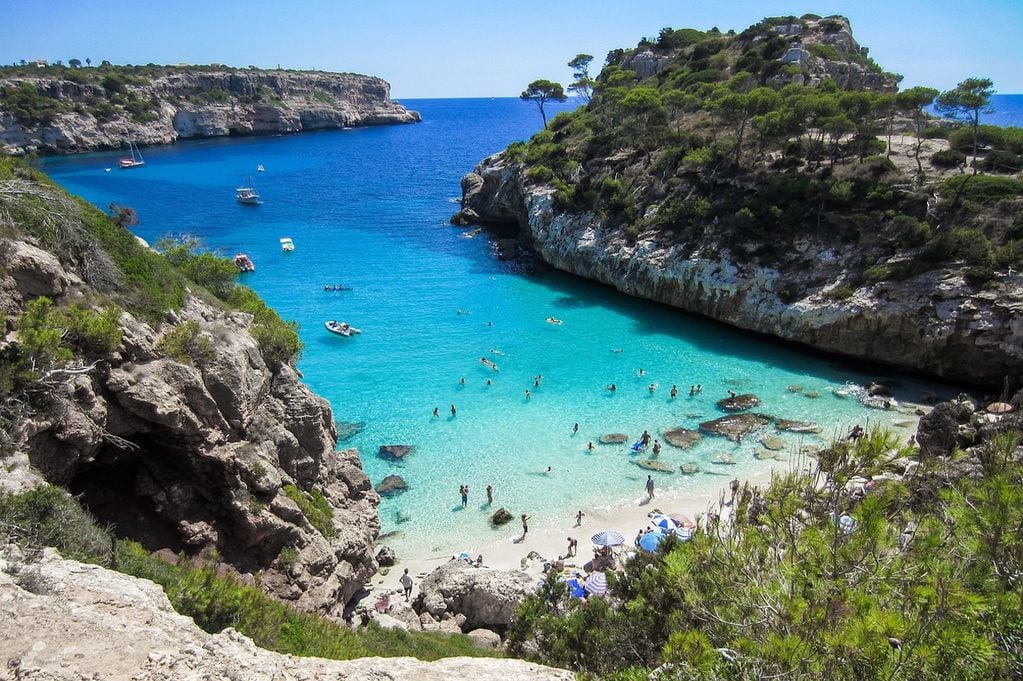 Playas y calor con carácter español. Te presentamos los mejores destinos para pasar el verano en este país. (Gentileza: Pixabay)