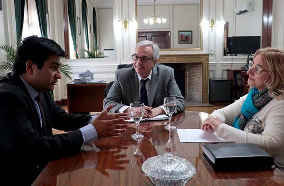 El secretario ejecutivo médico del Siprosa, Gustavo Vigliocco, recibió al intendente Leopoldo Rodríguez.