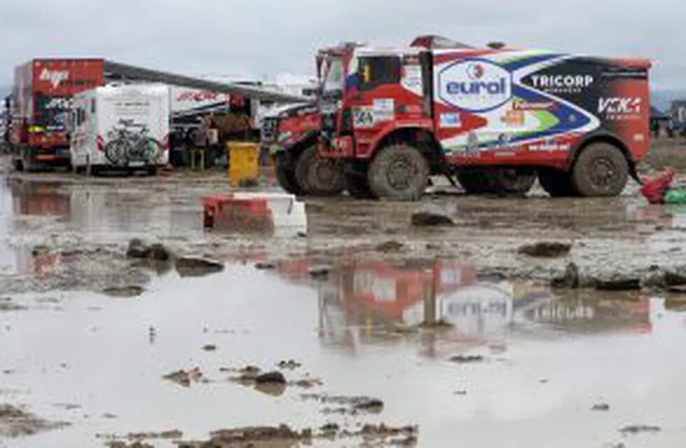 Picture taken at the bivouac of the 2017 Dakar Rally in Oruro, Bolivia, on January 7, 2017 after heavy rains fell in the area. nThe Dakar was trapped by heavy rains on January 7 leading to the cancellation of Stage 6. / AFP PHOTO / Franck FIFE