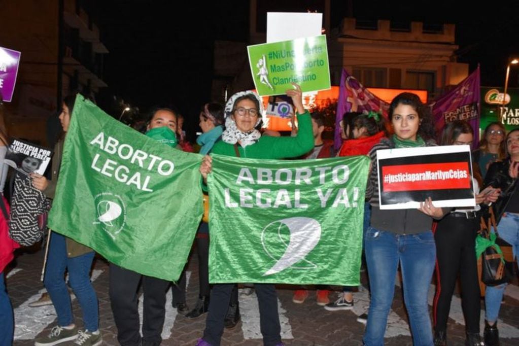 Las mujeres recorrieron el centro de San Luis por el Ni una Menos. Foto: El Diario de la República,