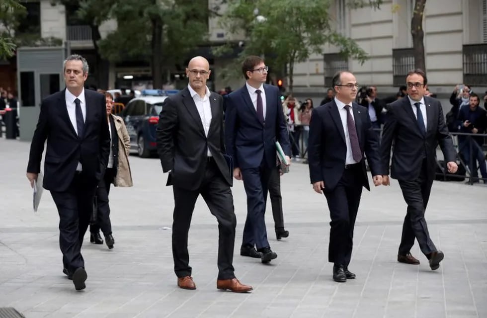 Los exmiembros del Govern Joaquín Forn, Raül Romeva, Jordi Turull y Josep Rull a su llegada a la sede de la Audiencia Nacional. (EFE).