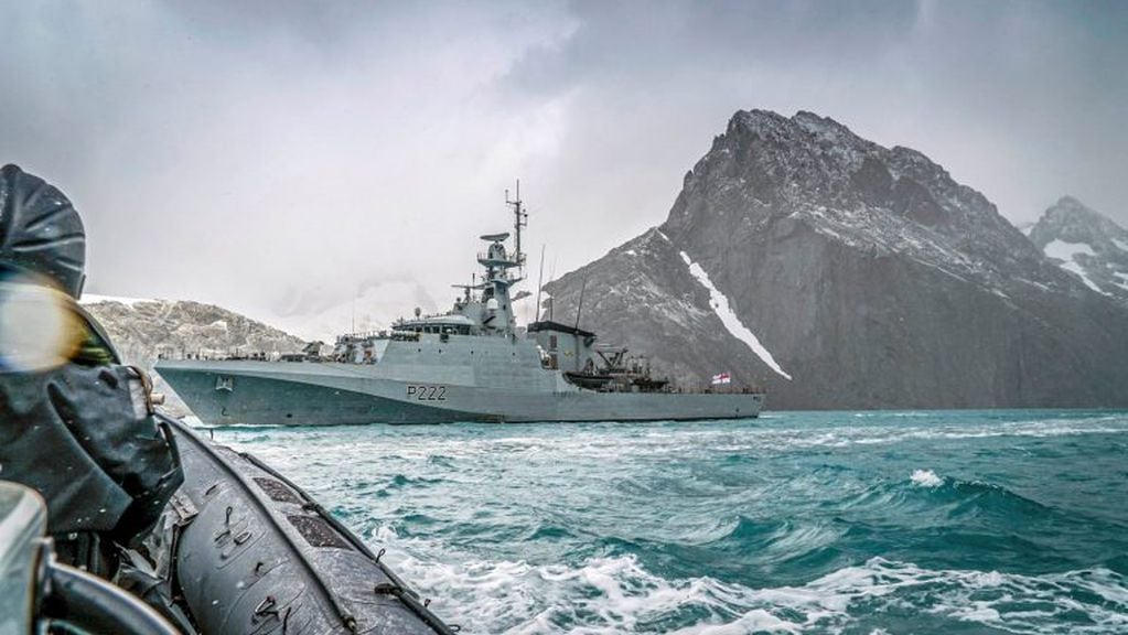 El HMS "Forth" realiza patrullajes constantes en la zona que ocupa el Reino Unido en el Atlántico Sur