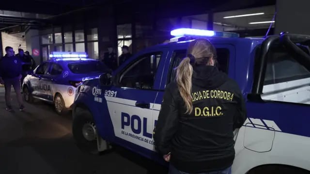 Video: robaron celulares en un bar de Córdoba, huyeron a los balazos y fueron detenidos.