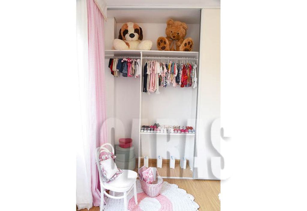 Luciana Salazar mostró el glamoroso cuarto de Matilda. (Foto: Revista Caras)