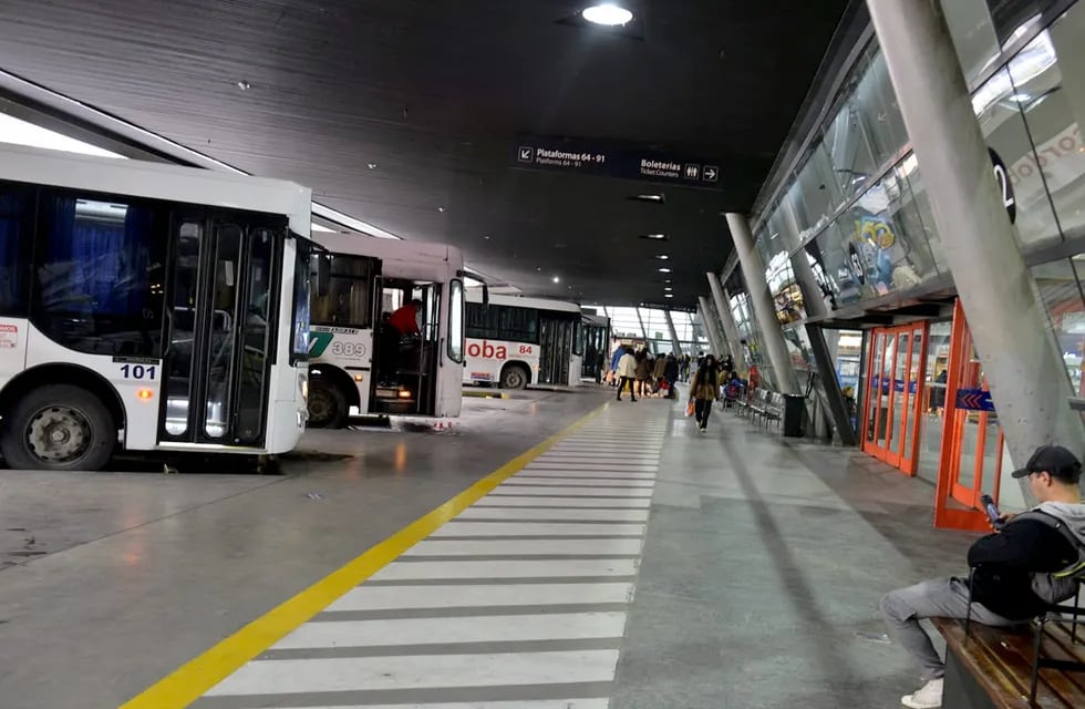 Se levantó el paro de transporte interurbano en Córdoba. (José Gabriel Hernández / La Voz)