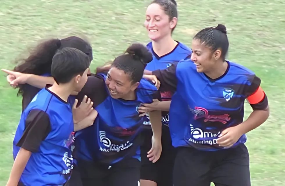 Puerto Belgrano ganó como visitante y sigue puntero (Imagen: Circulo Central Fútbol Femenino).