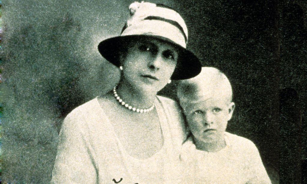 La madre del esposo de Isabel II fue alejada de sus hijos y estuvo dos años en un manicomio. 