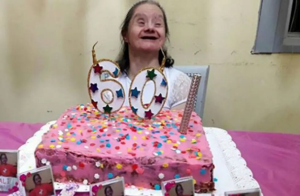 Alicia cumplió 60 años y recibió un saludo muy especial.