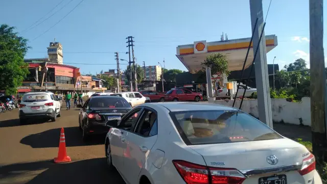 Para evitar la falta de combustible en Iguazú, rige cupo de 15 litros para extranjeros