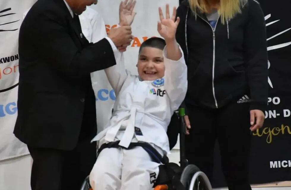 Joan Vallejos, el pequeño que debutó oficialmente como taekwondista.