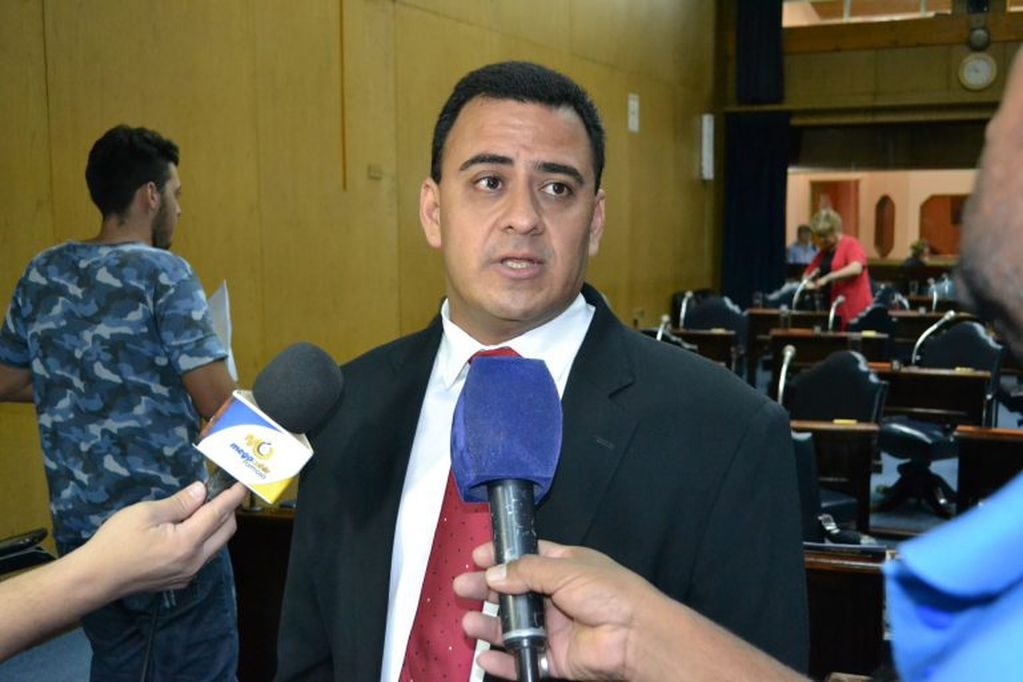 El actual jefe de bloque de la bancada del PJ en la legislatura provincial, Agustín Samaniego, es el tercer candidato a diputado nacional