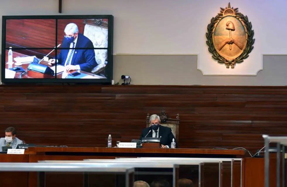 Carlos Haquim presidió la sesión legislativa en Jujuy