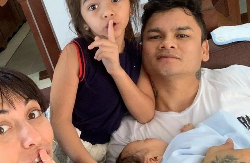 El boxeador y Emilia le encontraron una vuelta divertida a un ejercicio de rutina. (@chinomaidana.1)