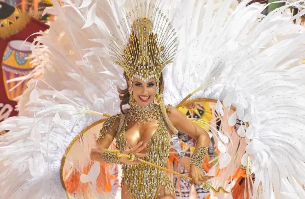 Lourdes Sánchez en los carnavales de Corrientes 2023.