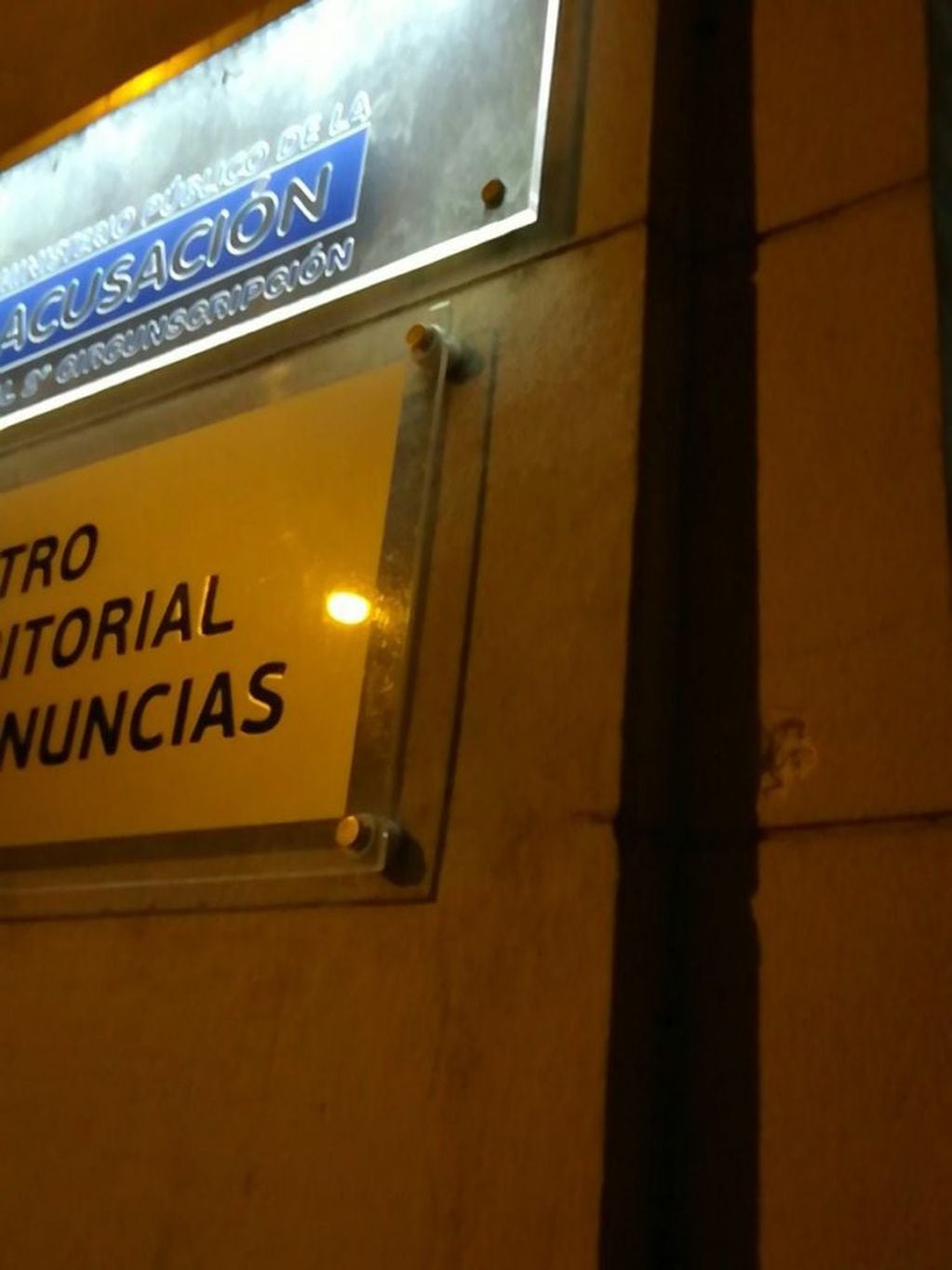 El último incidente se produjo a media cuadra de los Tribunales provinciales. (@pckassabian)