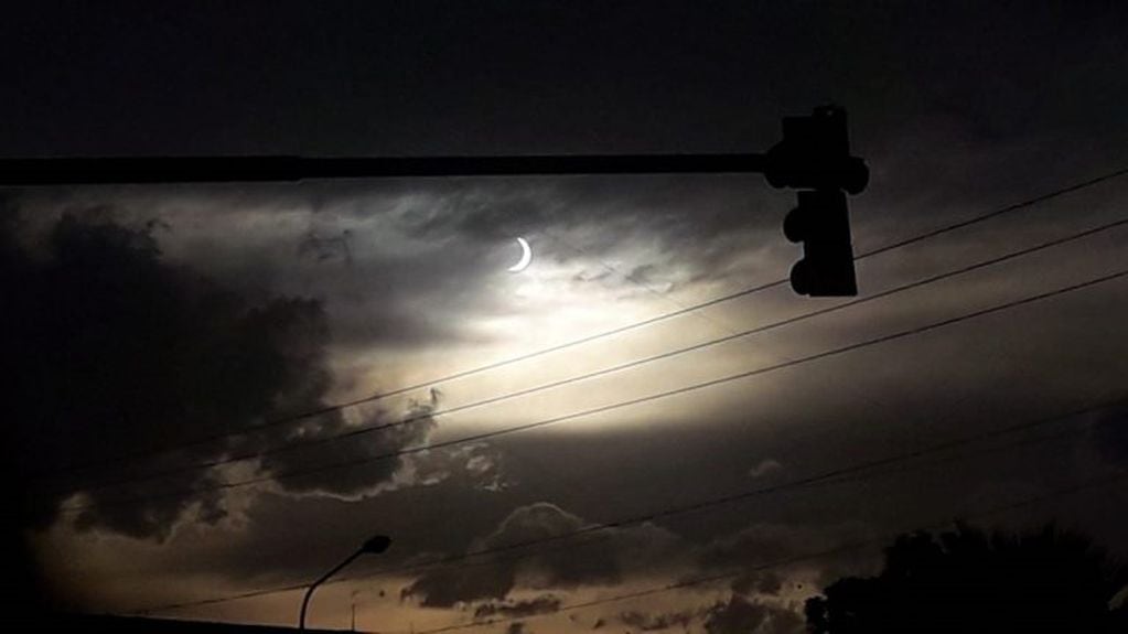 El eclipse se pudo ver en todo el país. (Foto:ViaPais)