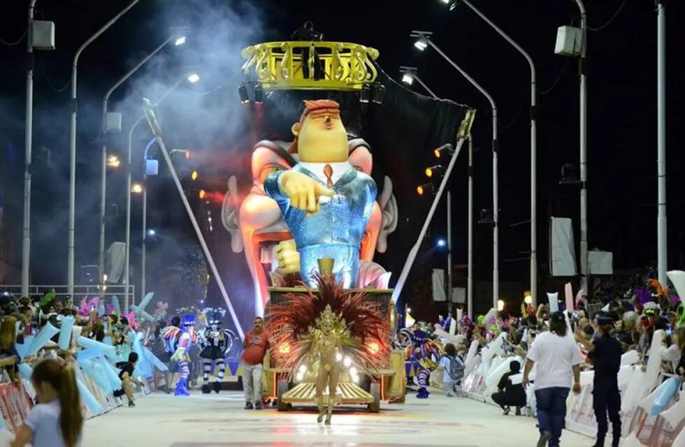 Carnaval del País - Comparsa Papelitos\nCrédito: Carnaval del País
